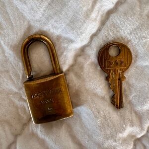 Louis Vuitton Lock 212